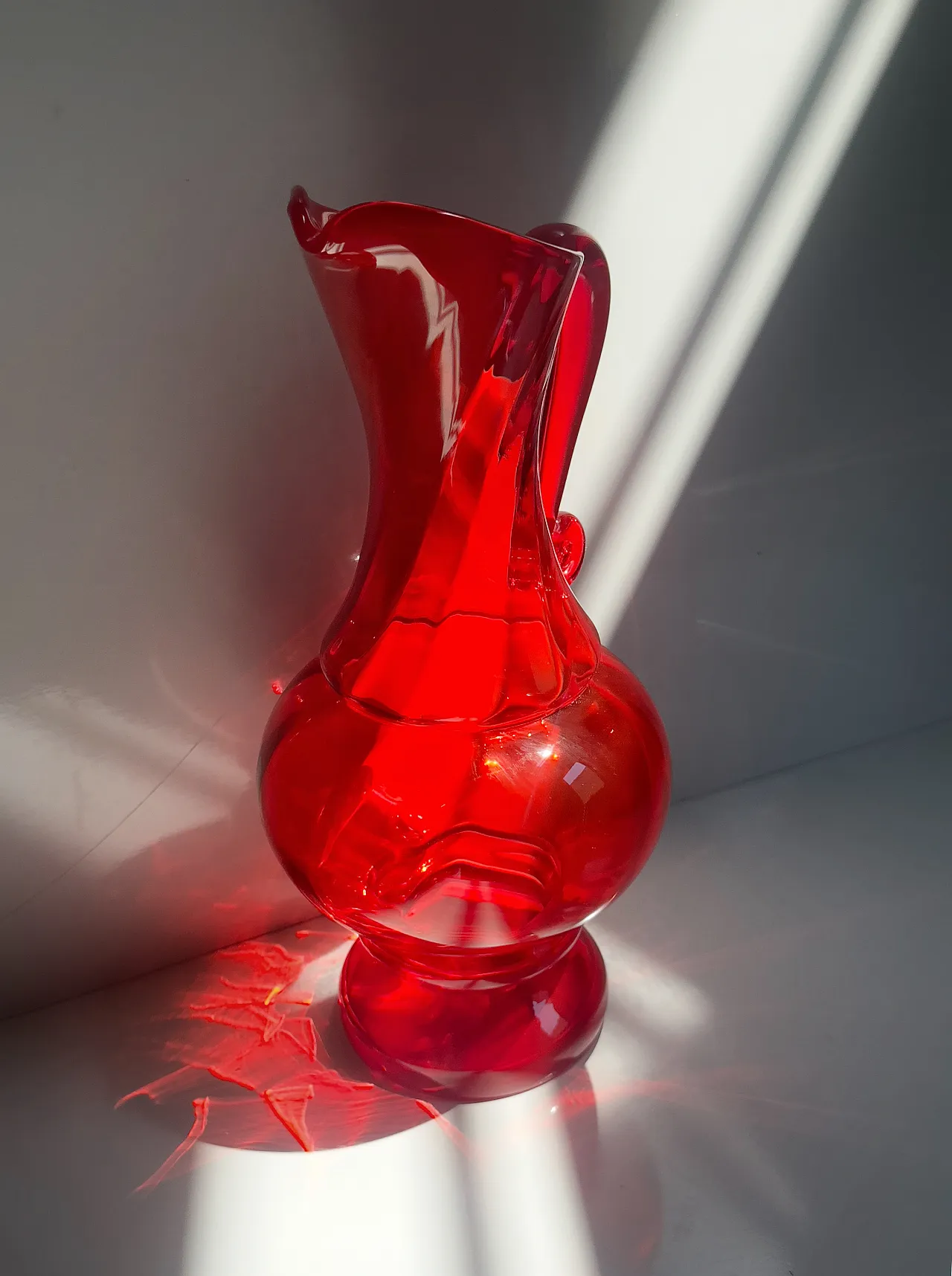 Caraffa in vetro rosso rubino polacco di Ludwik Fiedorowicz - anni '70 2