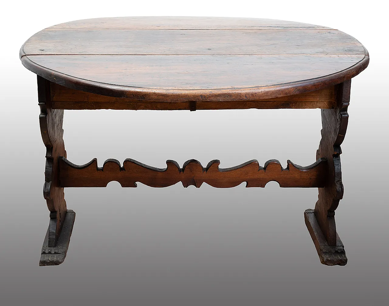 Asse di Coppe table in solid walnut with side flap strips, 17th c. 1