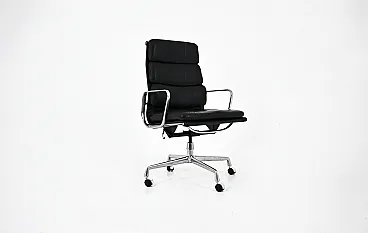 Sedia Soft Pad di Charles & Ray Eames per Ring Mobelfabrikk Norvegia