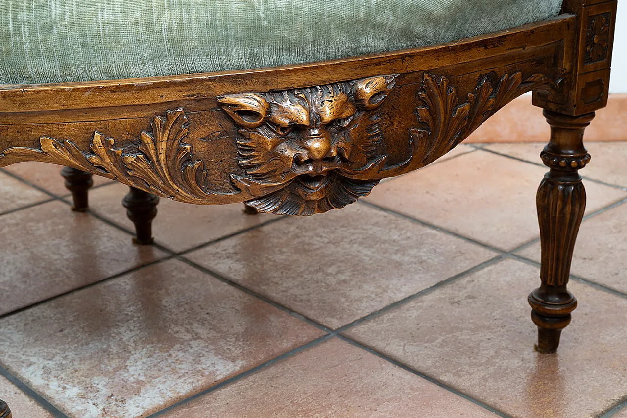 Carved curved Neo Renaissance sofa in walnut, '800 6