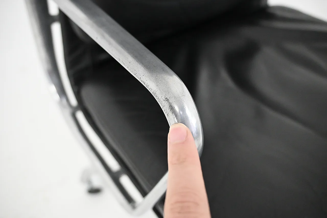 Sedia Soft Pad di Charles & Ray Eames per Ring Mobelfabrikk Norvegia 10