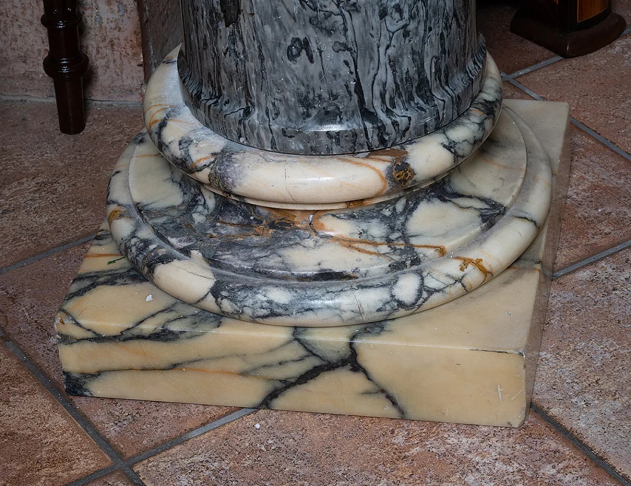 Empire column in Breccia Medicea and Bianco Calacatta, 19th century 2