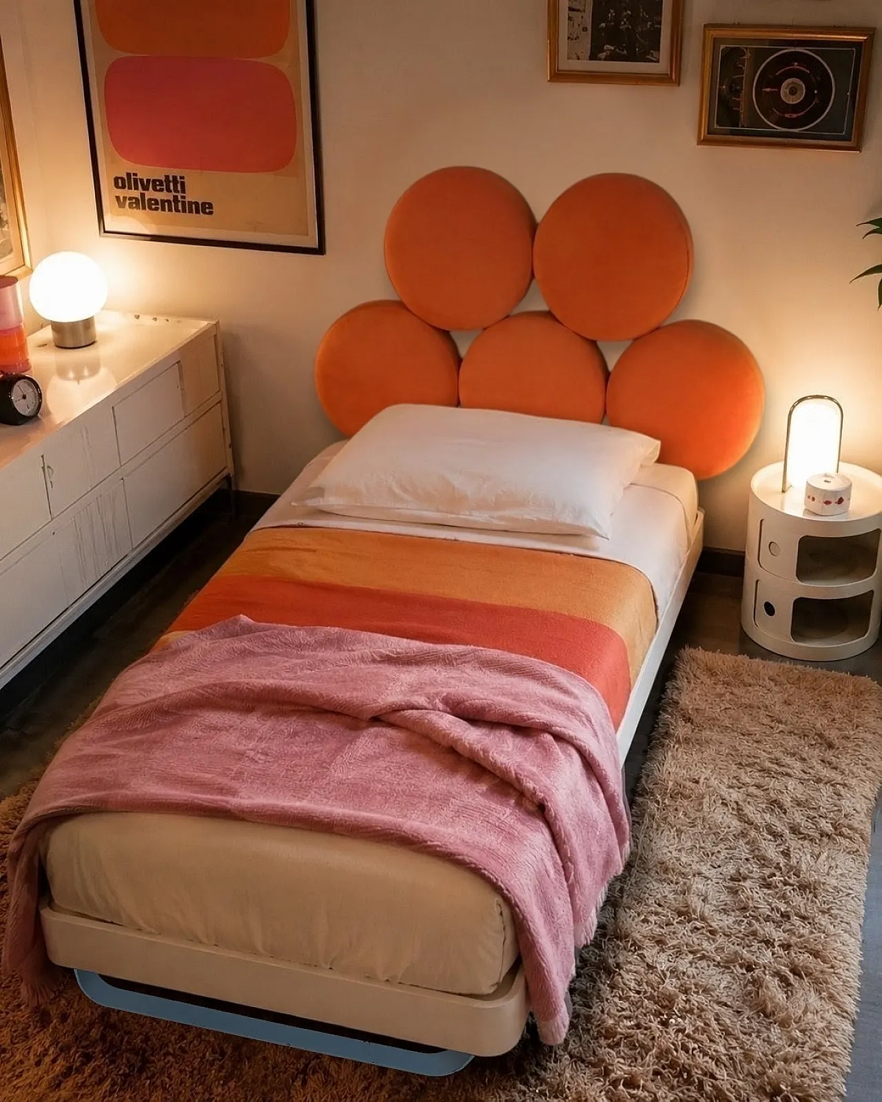 Single bed with sculptural Marshmallow headboard, 1980s 1