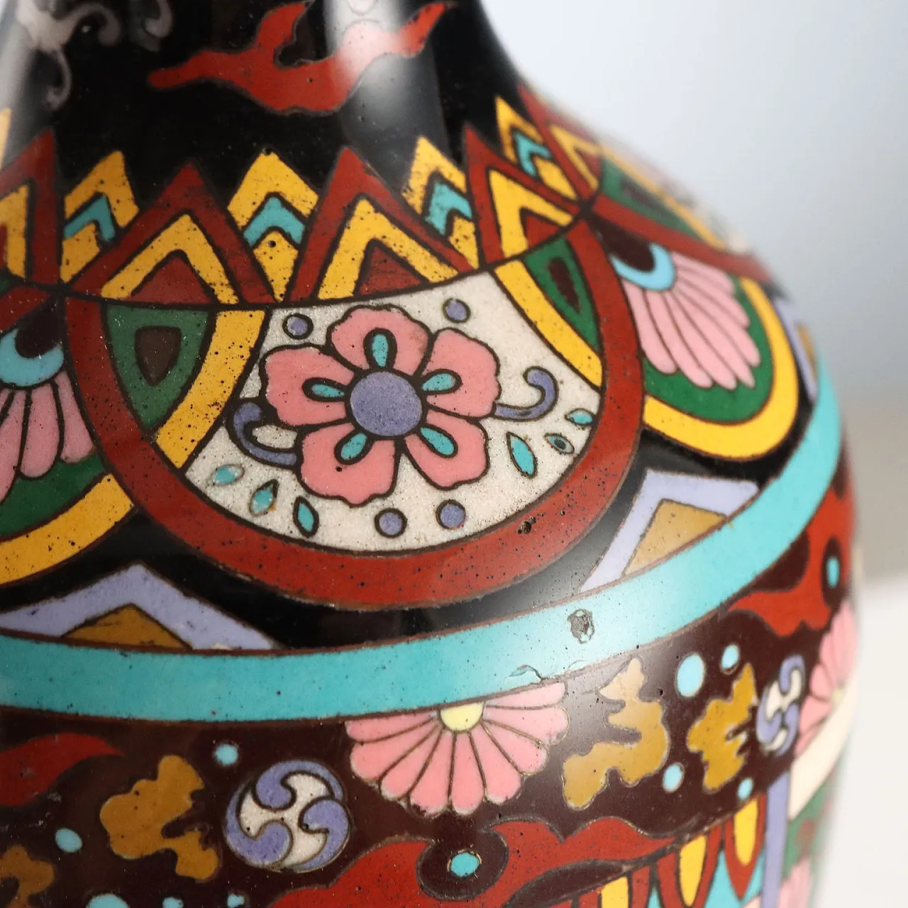 Vaso in metallo e smalto Cloisonné, '900 4