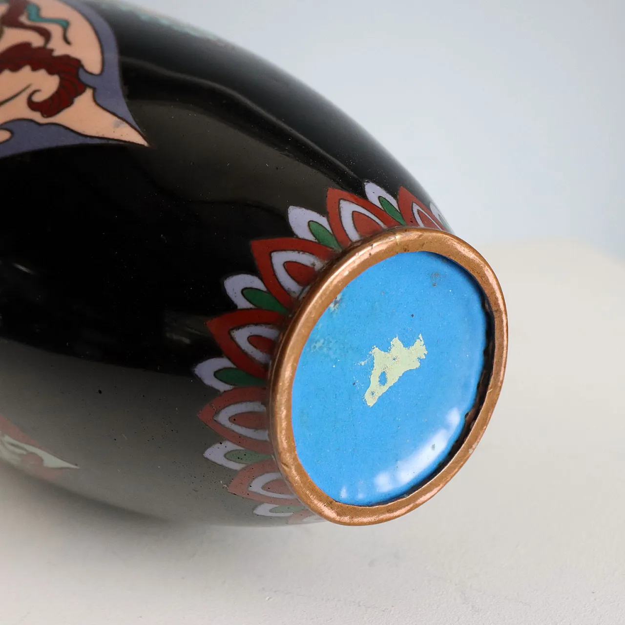 Vaso in metallo e smalto Cloisonné, '900 10