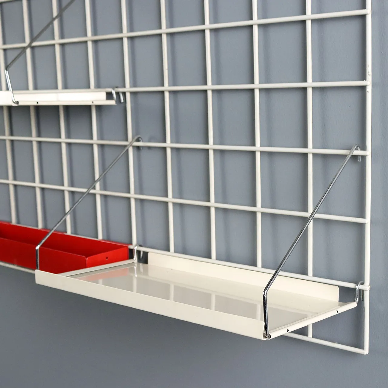 Modular wall system with adjustable shelves, 20th century 4