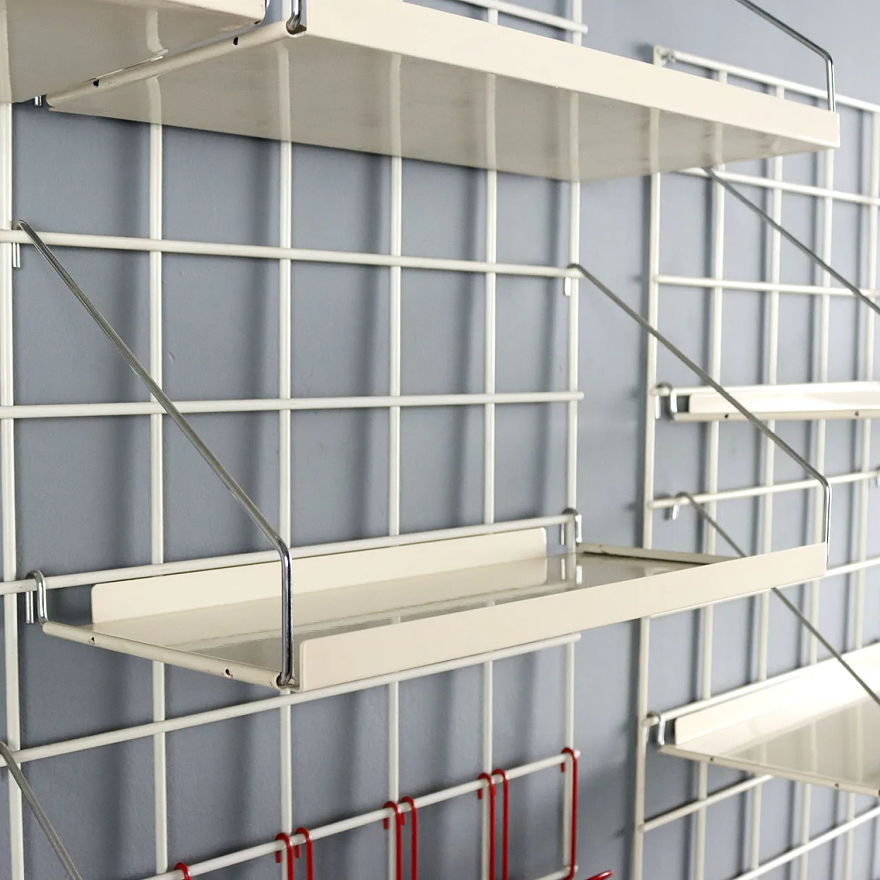 Modular wall system with adjustable shelves, 20th century 7