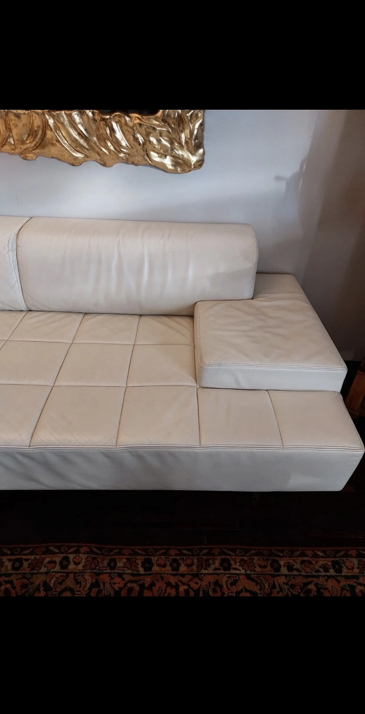 Divano modulare Poltrona Frau Quadra in pelle bianca con pouf Perf 7