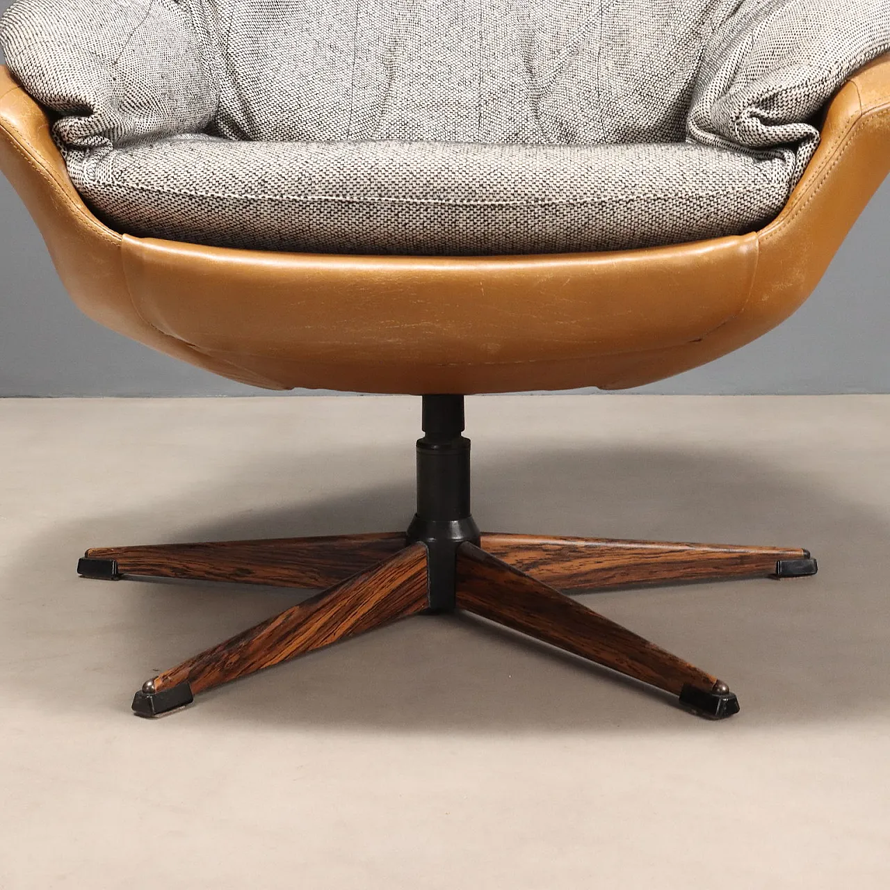 Armchairs in leather and fabric, 1970s 7