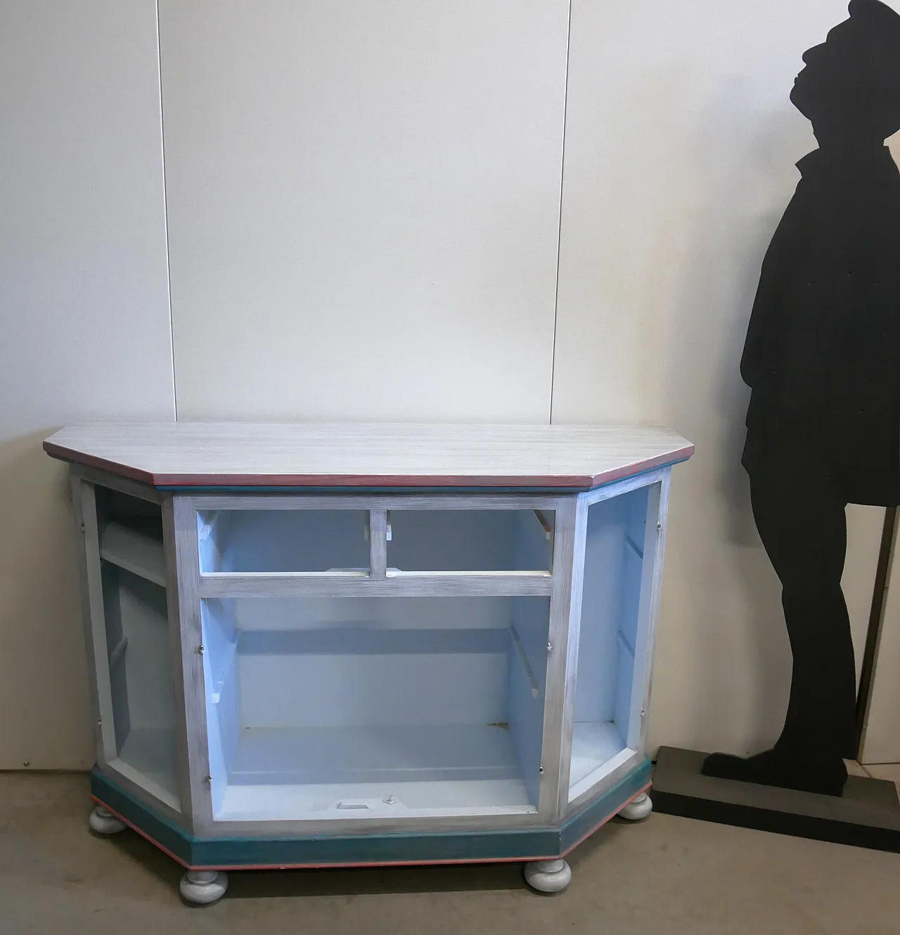 Credenza scantonata laccata, anni 2000 11