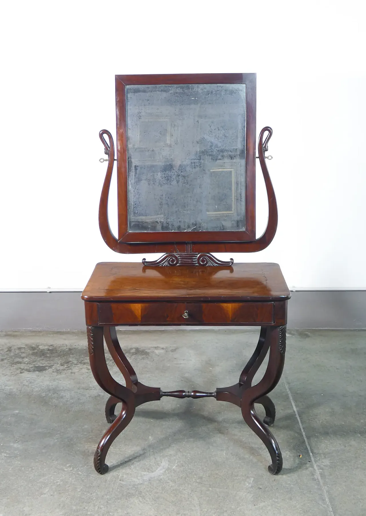 Petineuse Carlo X con specchio e cassetto in legno di noce, '800 2