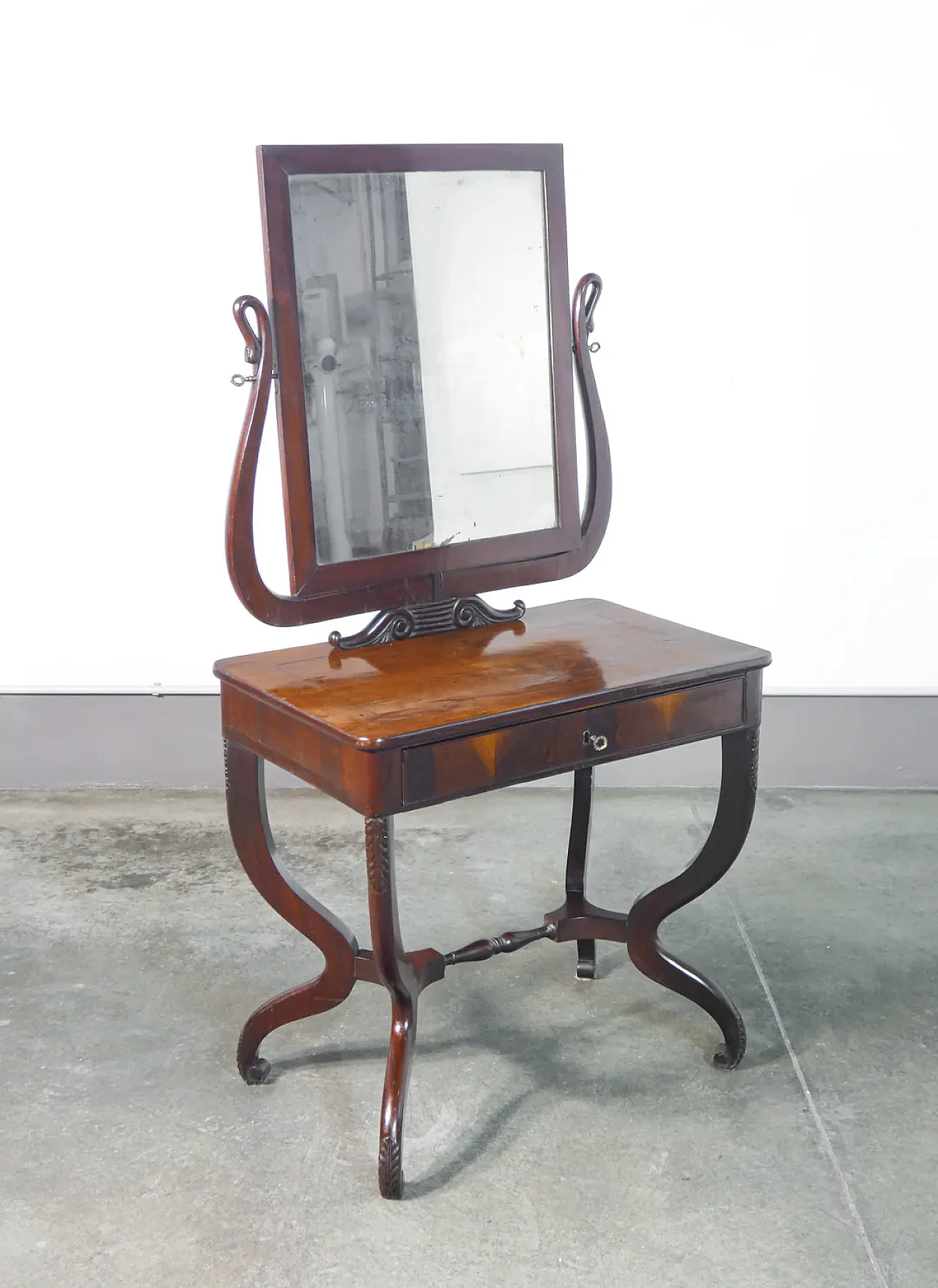 Petineuse Carlo X con specchio e cassetto in legno di noce, '800 4