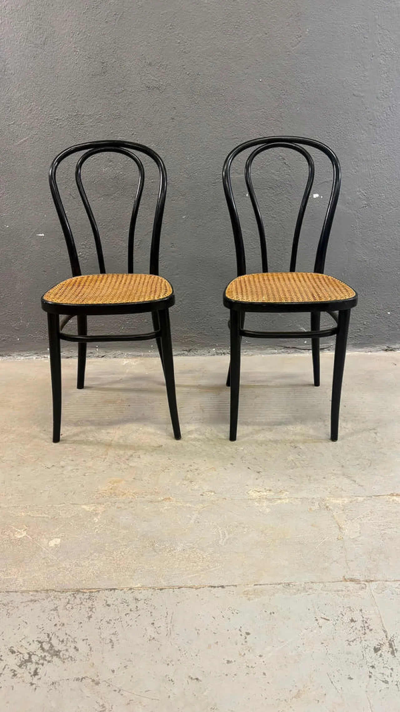 Pair of chairs in bentwood and Vienna straw seats, 1960s 3