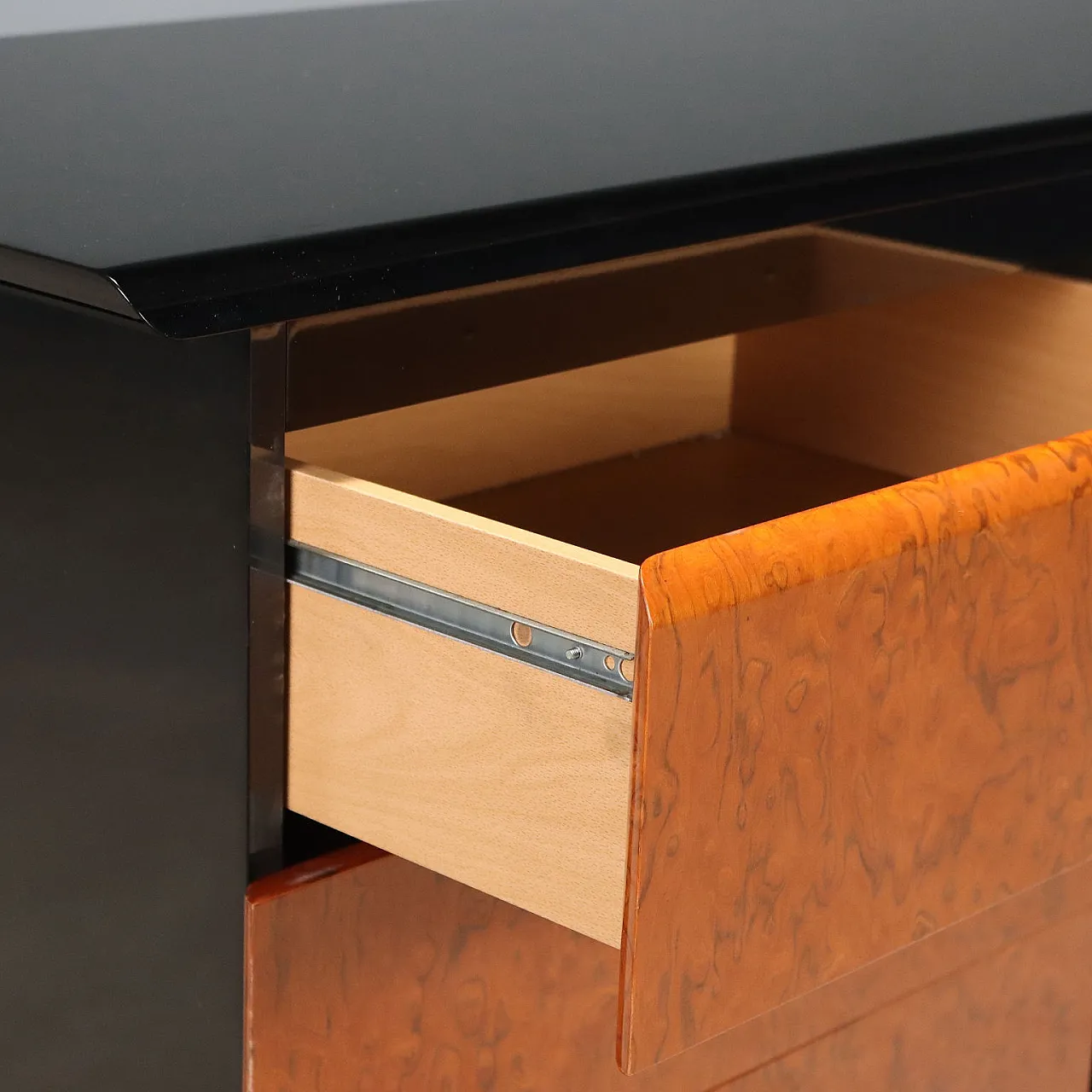 Chest of drawers in lacquered wood and briar, 1980s 4