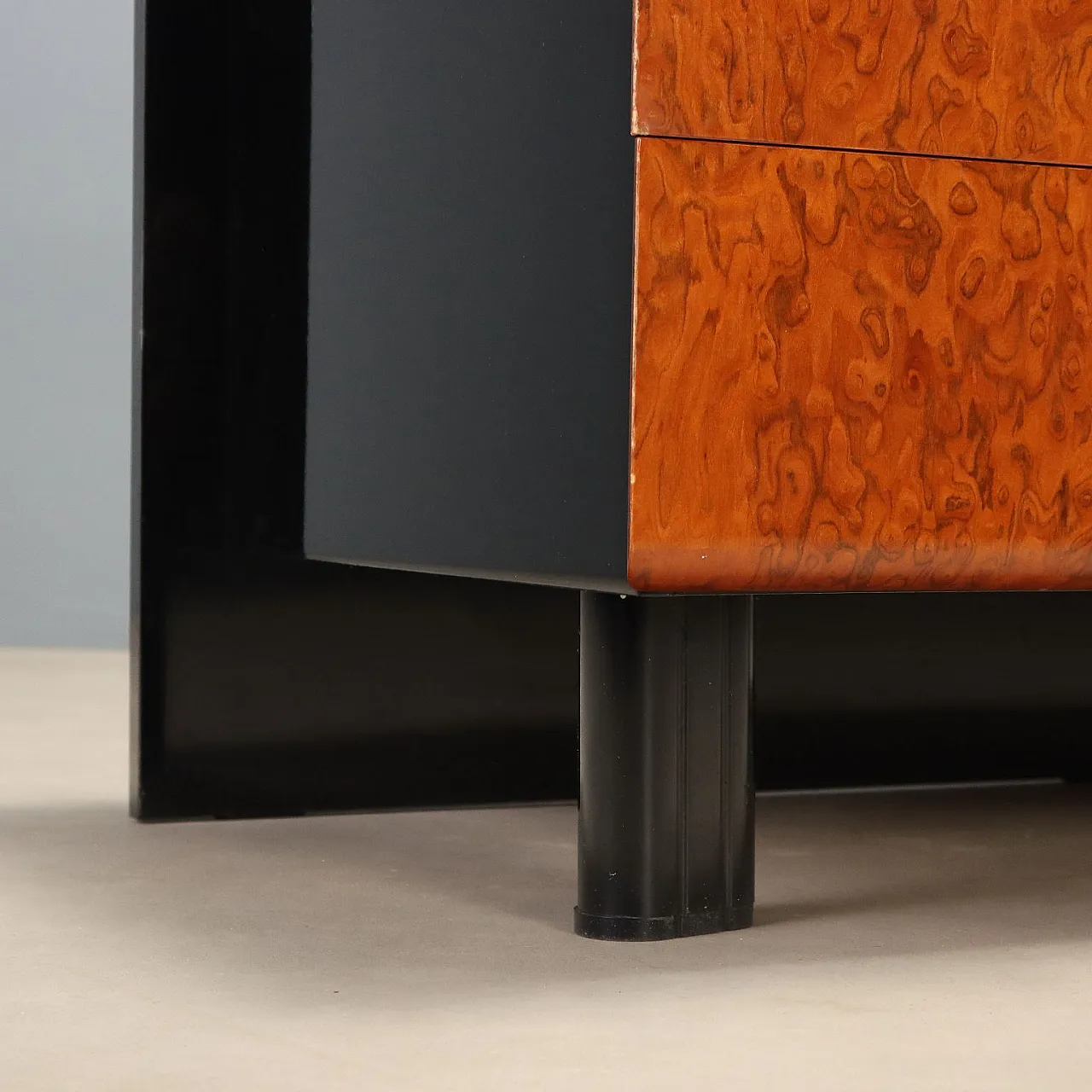 Chest of drawers in lacquered wood and briar, 1980s 7