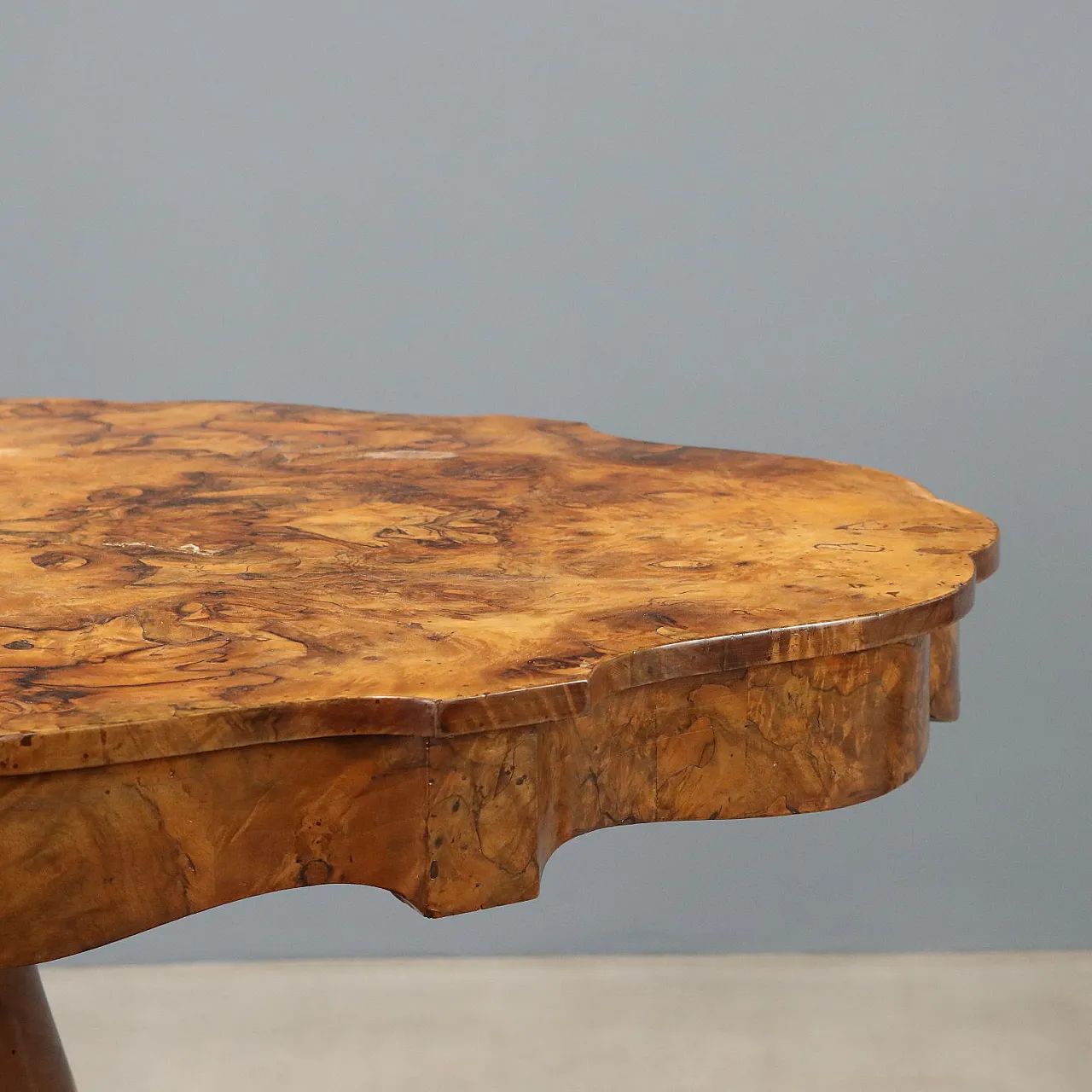 Louis Philippe biscuit coffee table in walnut, 19th century 4