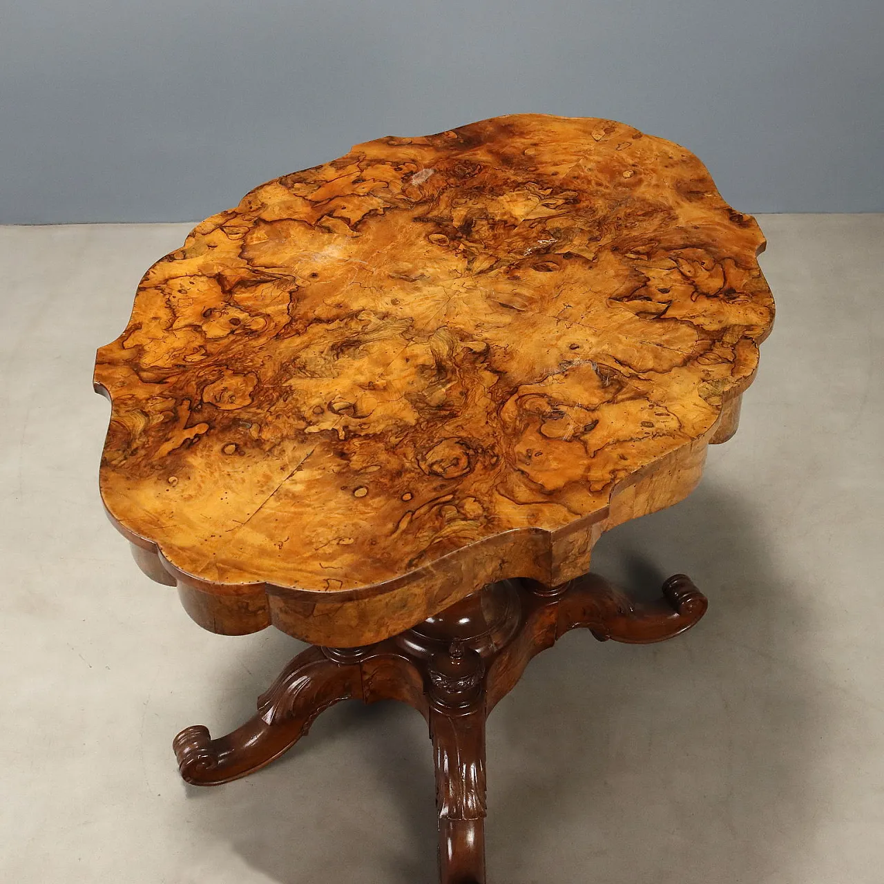 Louis Philippe biscuit coffee table in walnut, 19th century 8
