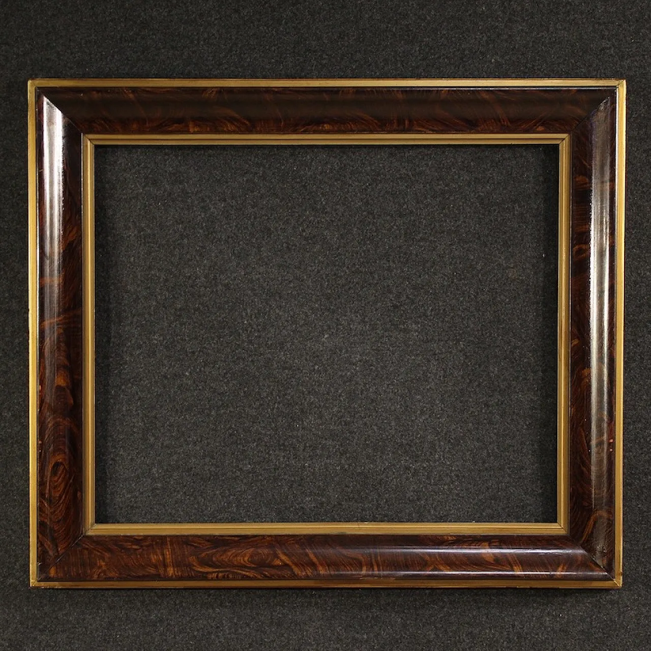 Lacquered and gilded wooden frame, 20th century 1