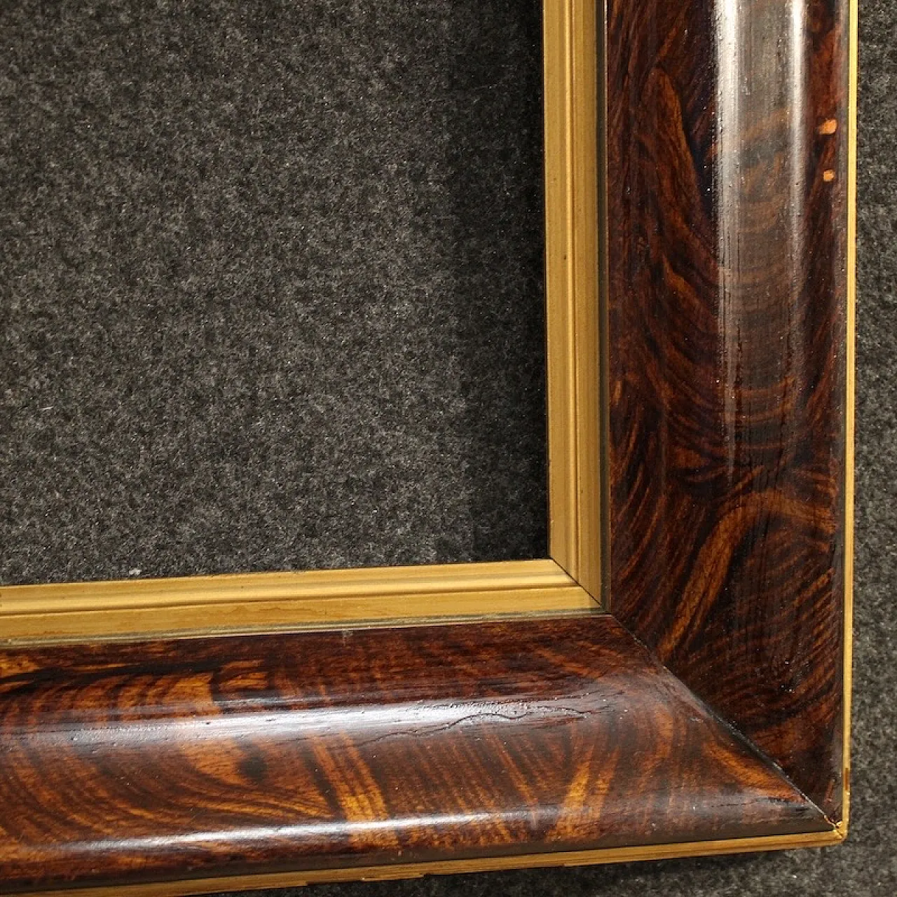 Lacquered and gilded wooden frame, 20th century 3
