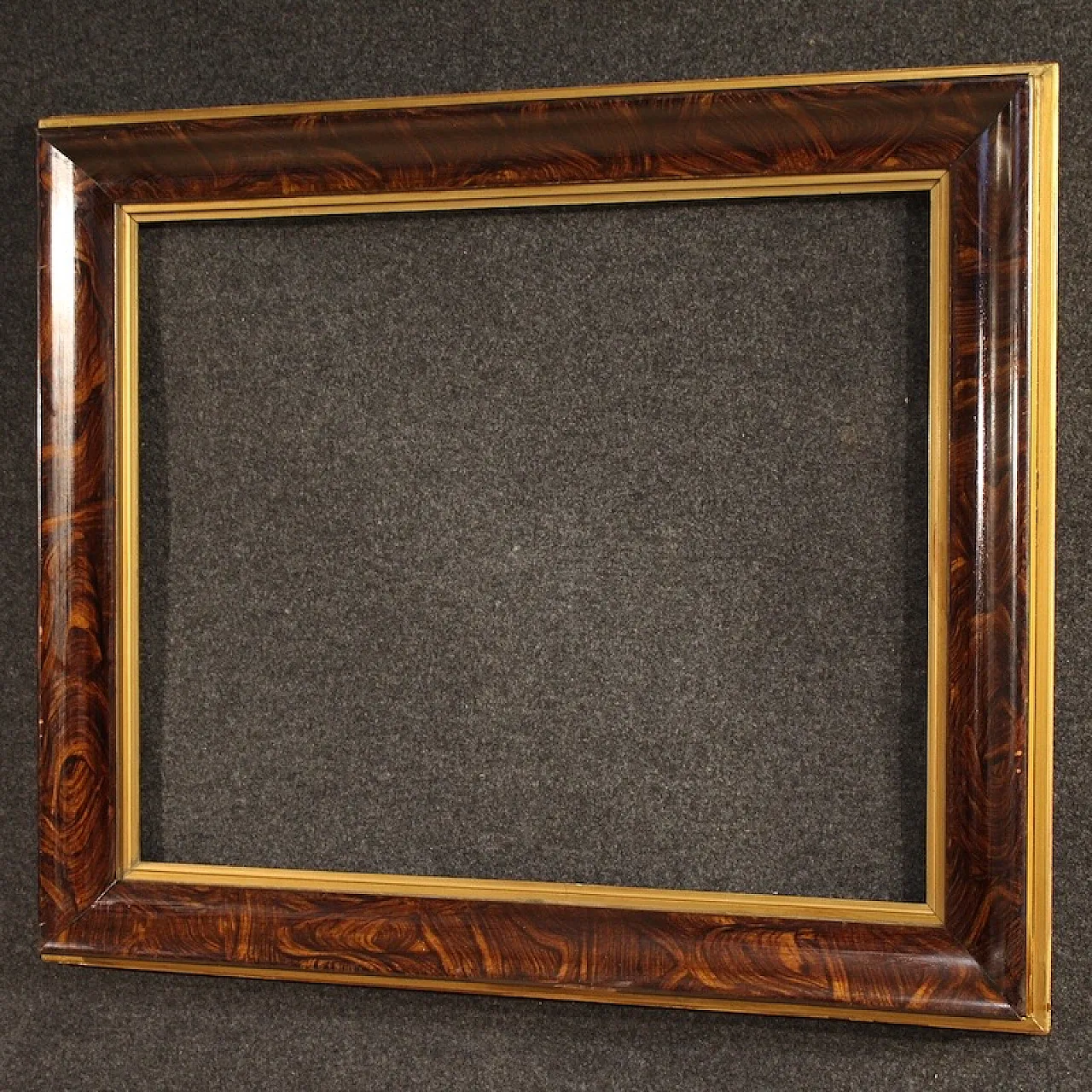 Lacquered and gilded wooden frame, 20th century 5