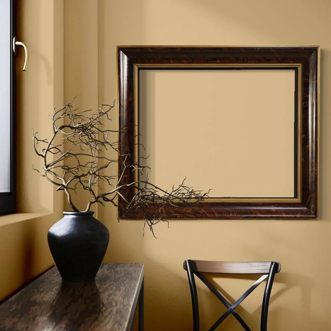 Lacquered and gilded wooden frame, 20th century 11