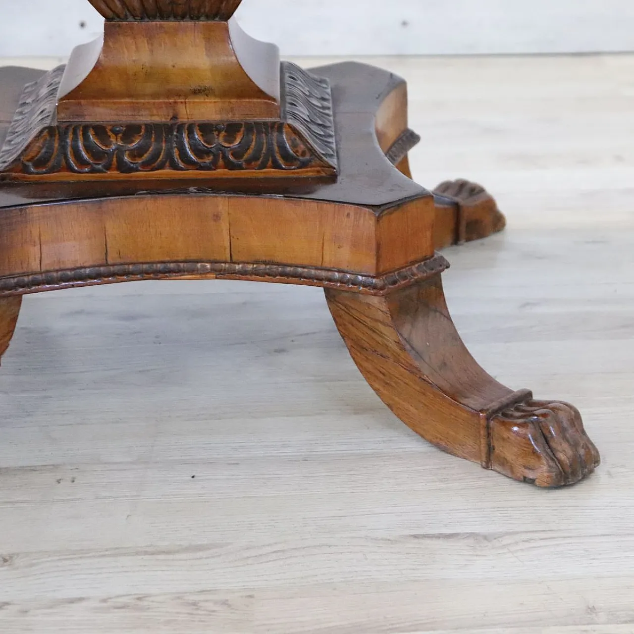 Walnut coffee table with one drawer, extendable, 19th century 4
