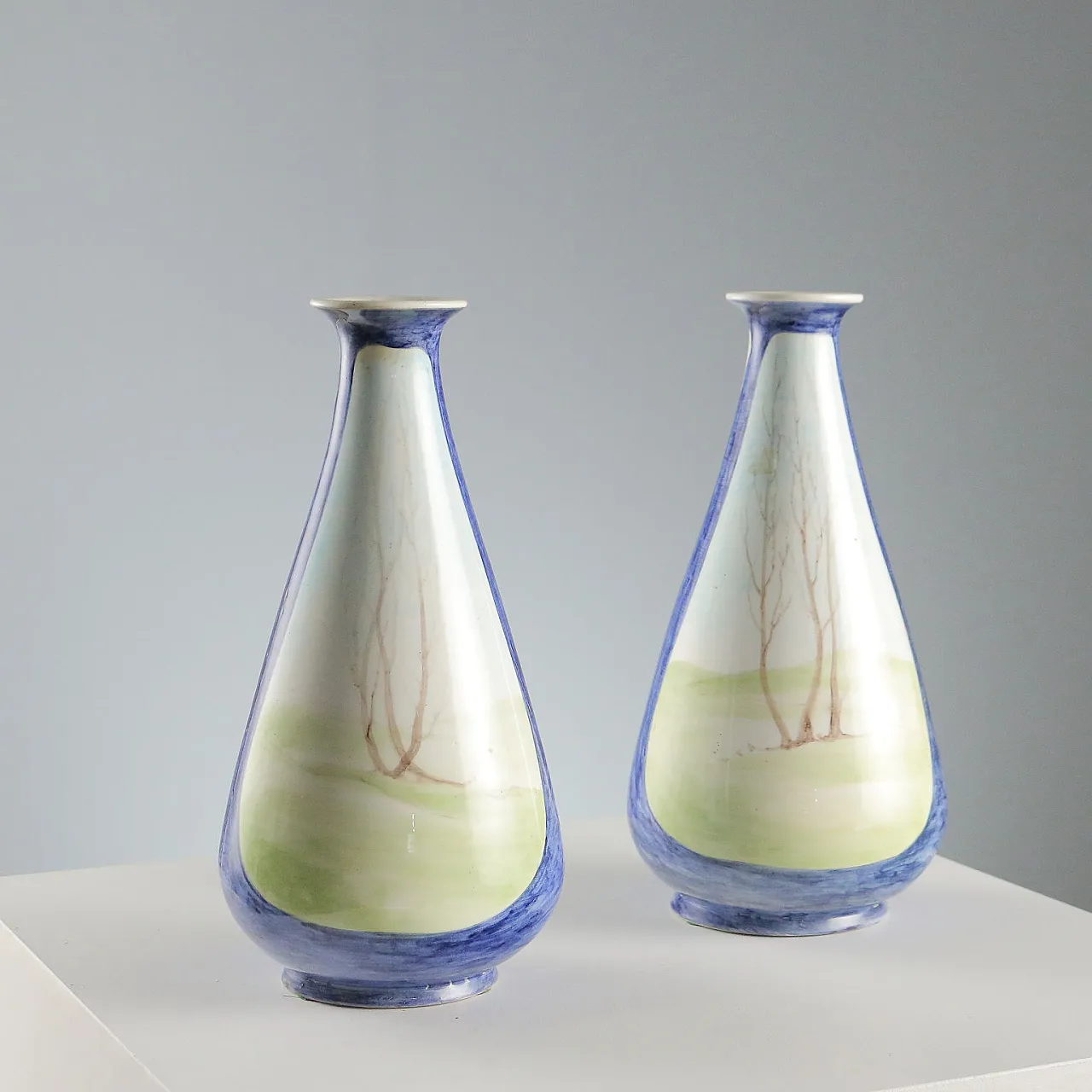 Pair of hand painted vases, 20th century 6