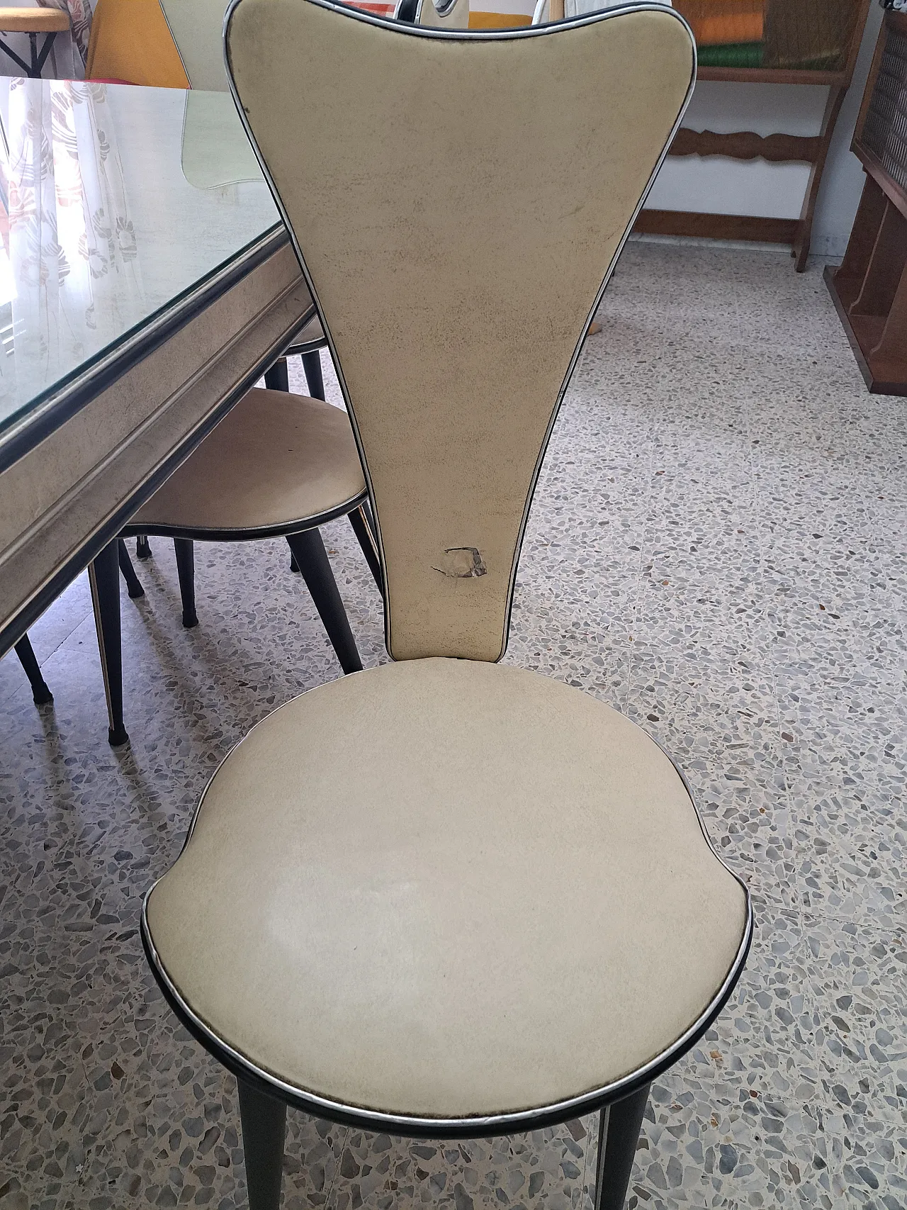 Tavolo 6 posti Mascagni beige con sedie abbinate 7