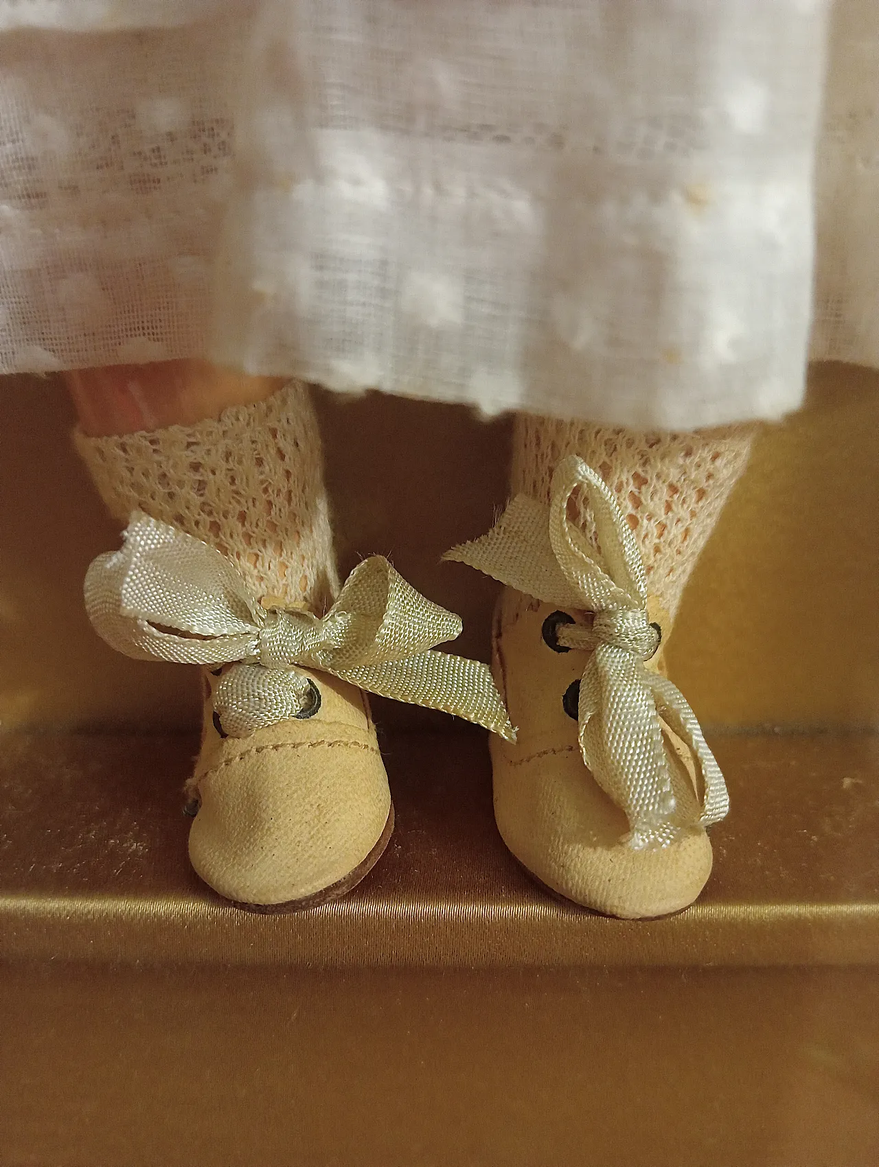 Antique doll in gilded case, late 19th century 6