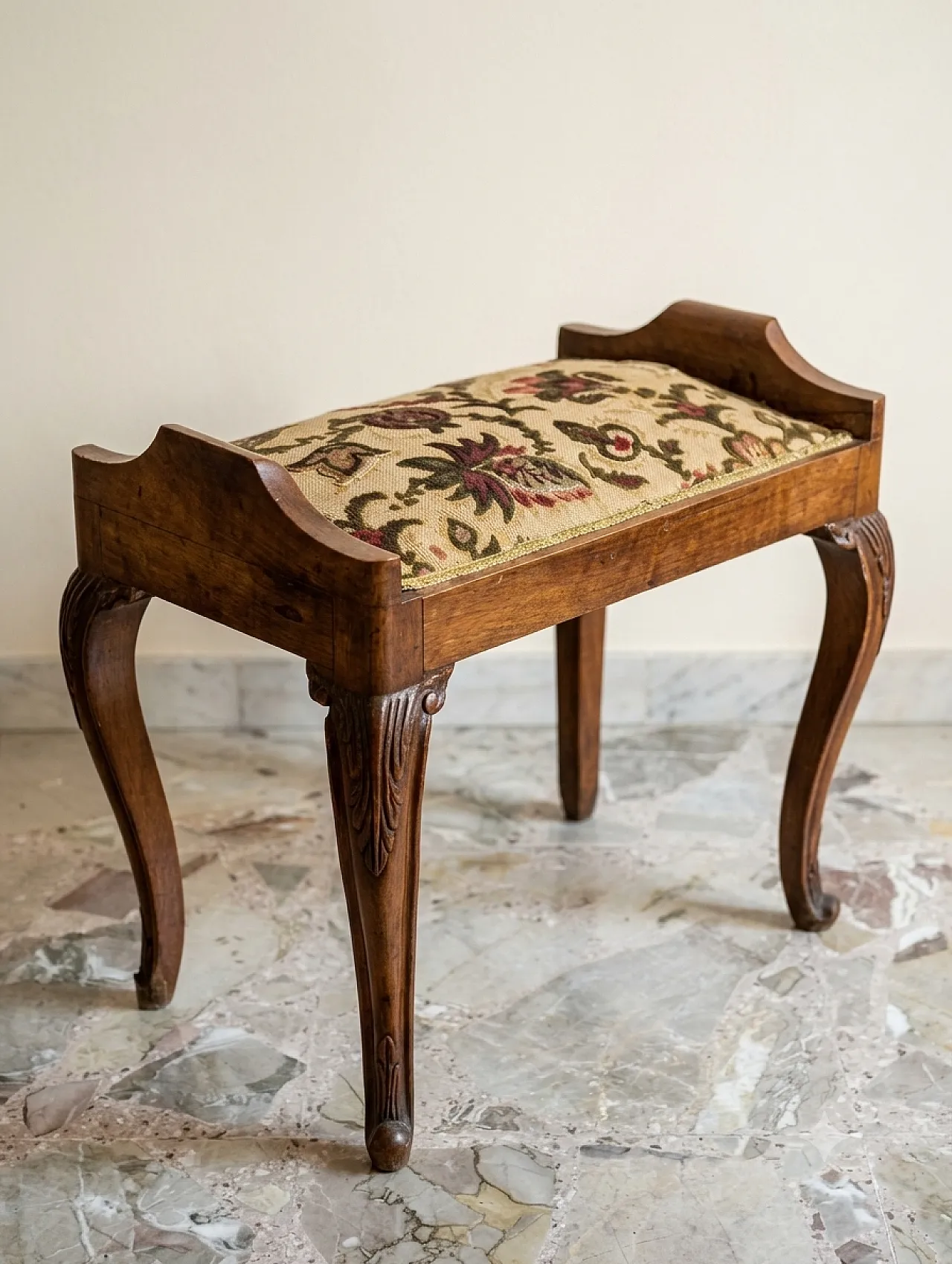 Umbertine floral Art Noveau piano stool with fabric seat, 19th century 2