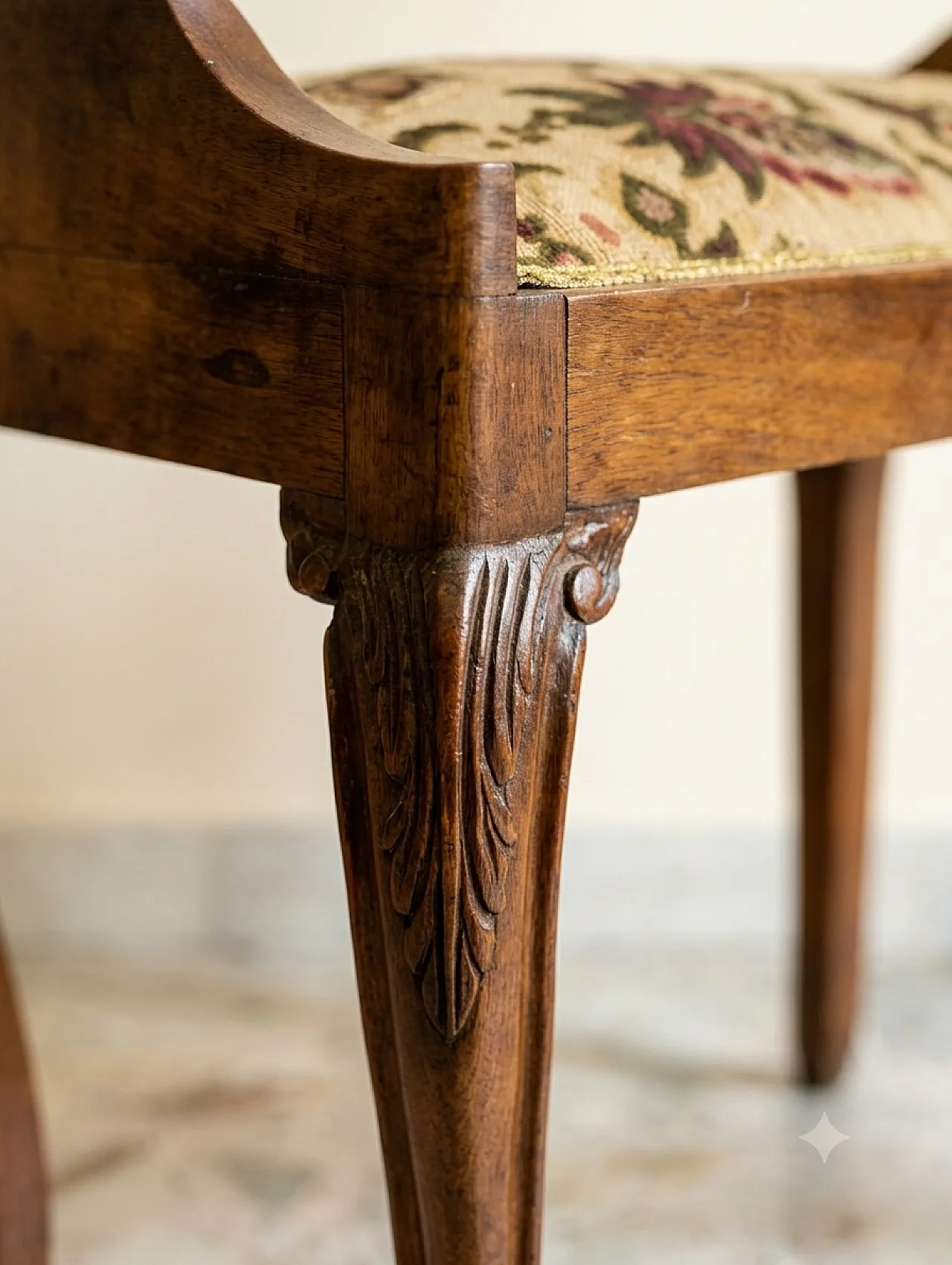Umbertine floral Art Noveau piano stool with fabric seat, 19th century 4