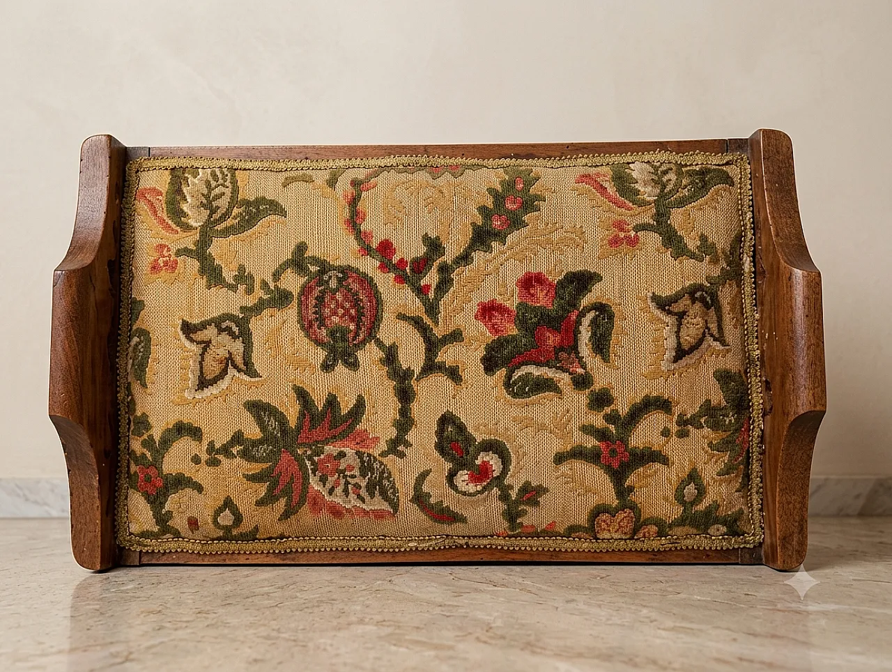 Umbertine floral Art Noveau piano stool with fabric seat, 19th century 5