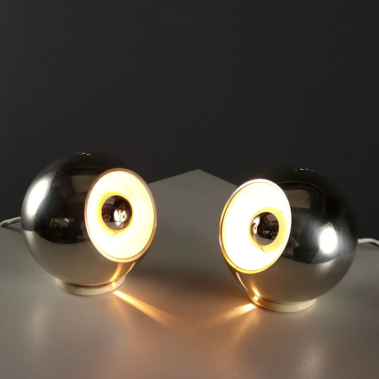 Pair of 591 lamps by Gino Sarfatti for Arteluce, 1960s 3
