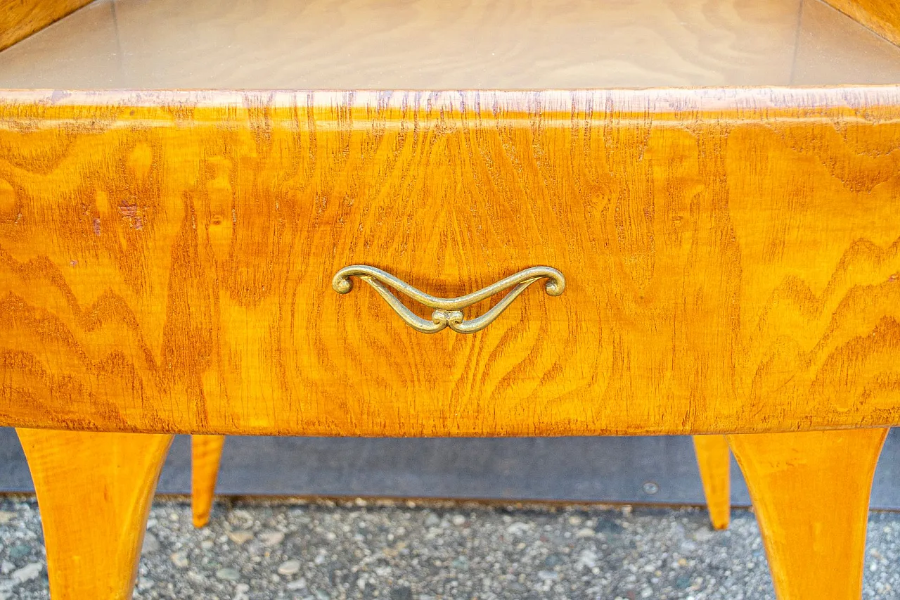 Coppia di comodini in legno e vetro, anni '50 5