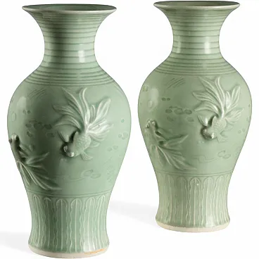 Coppia di vasi in porcellana smaltati color celadon, '900