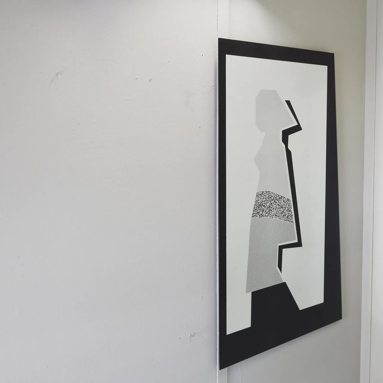 Specchio postmoderno in vetro nero serigrafato, anni '80 7