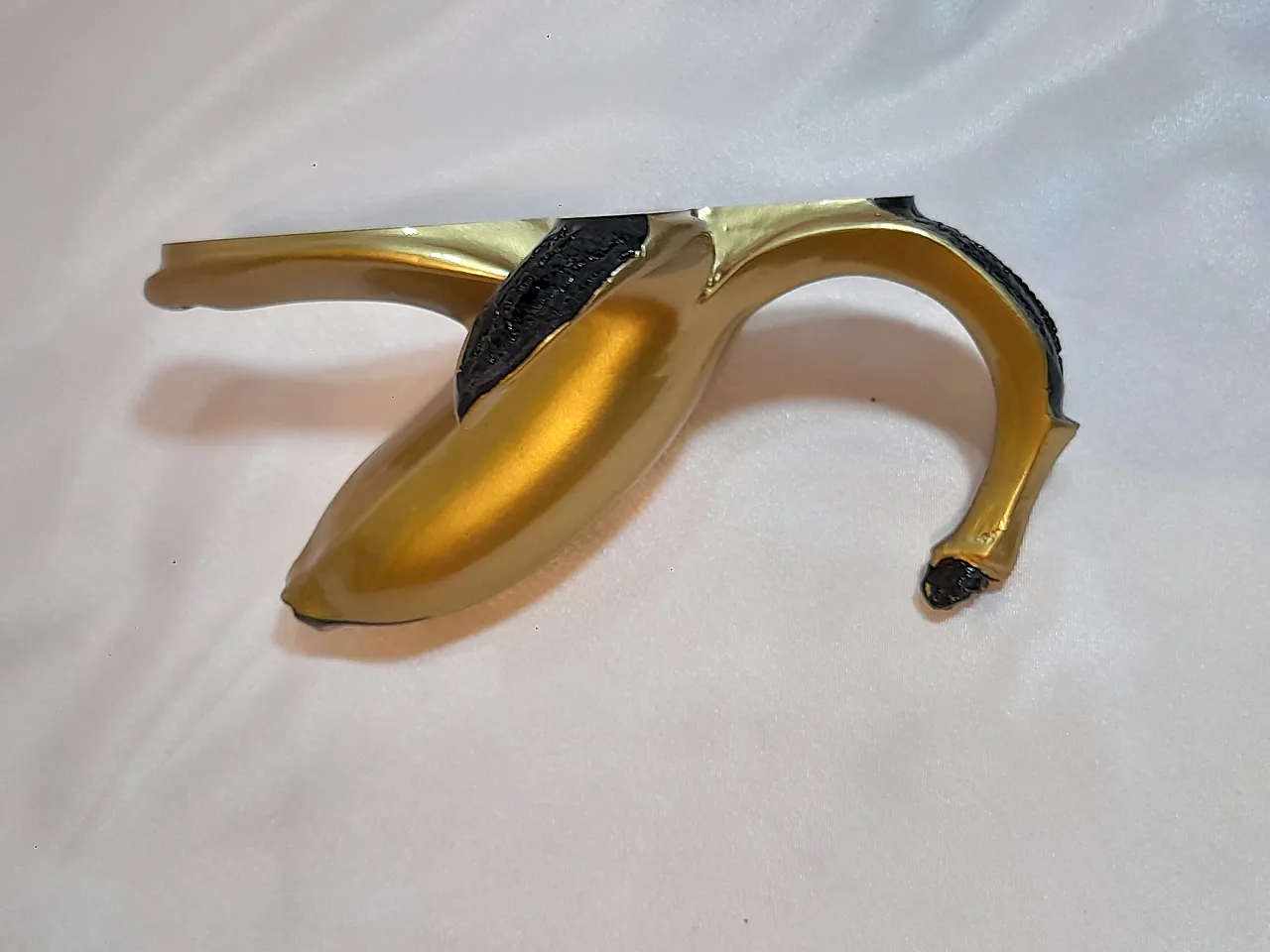 2 bananas coat hanger by Antartidee in resin, 2000s 21