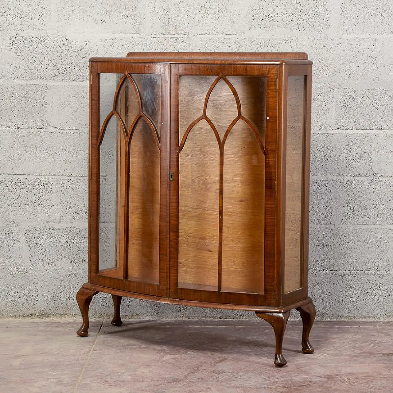 Display cabinet with curved doors and glass, 1920s 4