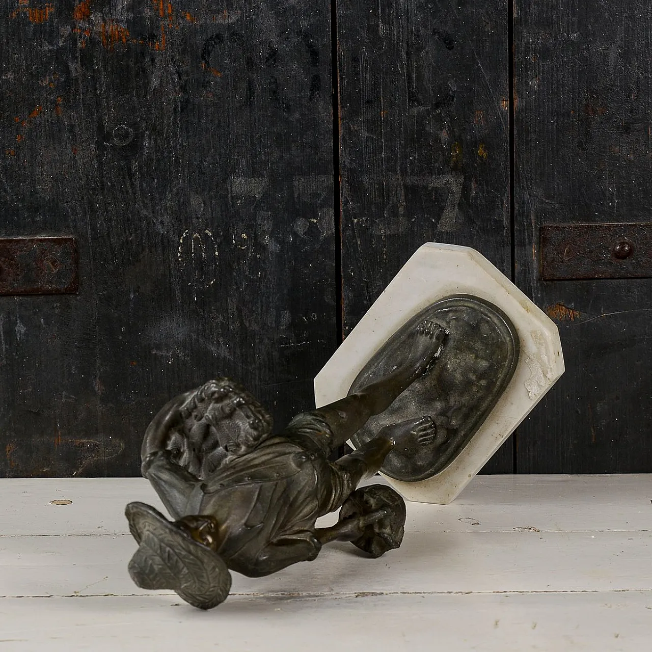 Scultura in bronzo e metallo di un giovane pescatore, '900 9