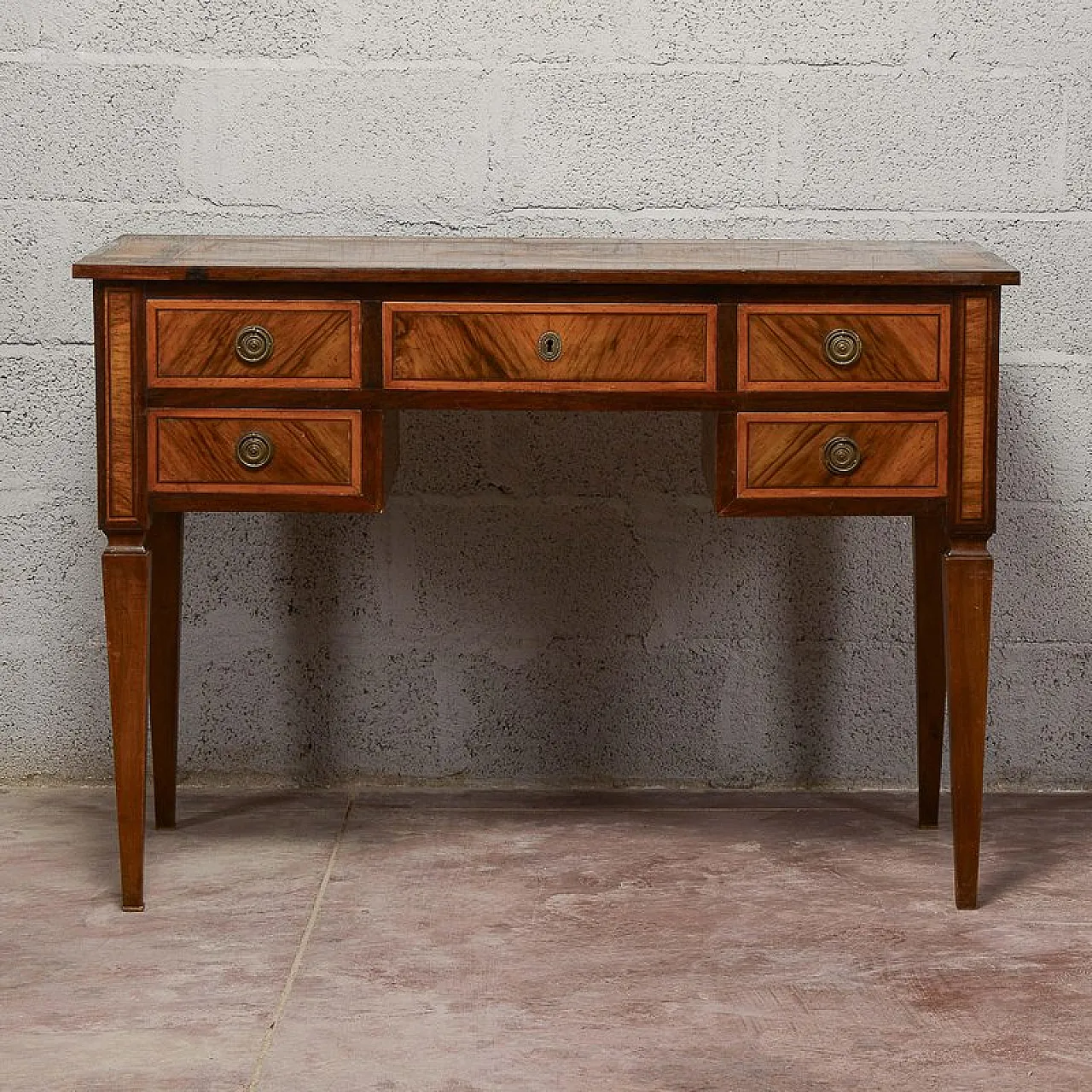 Center desk, 18th century 1