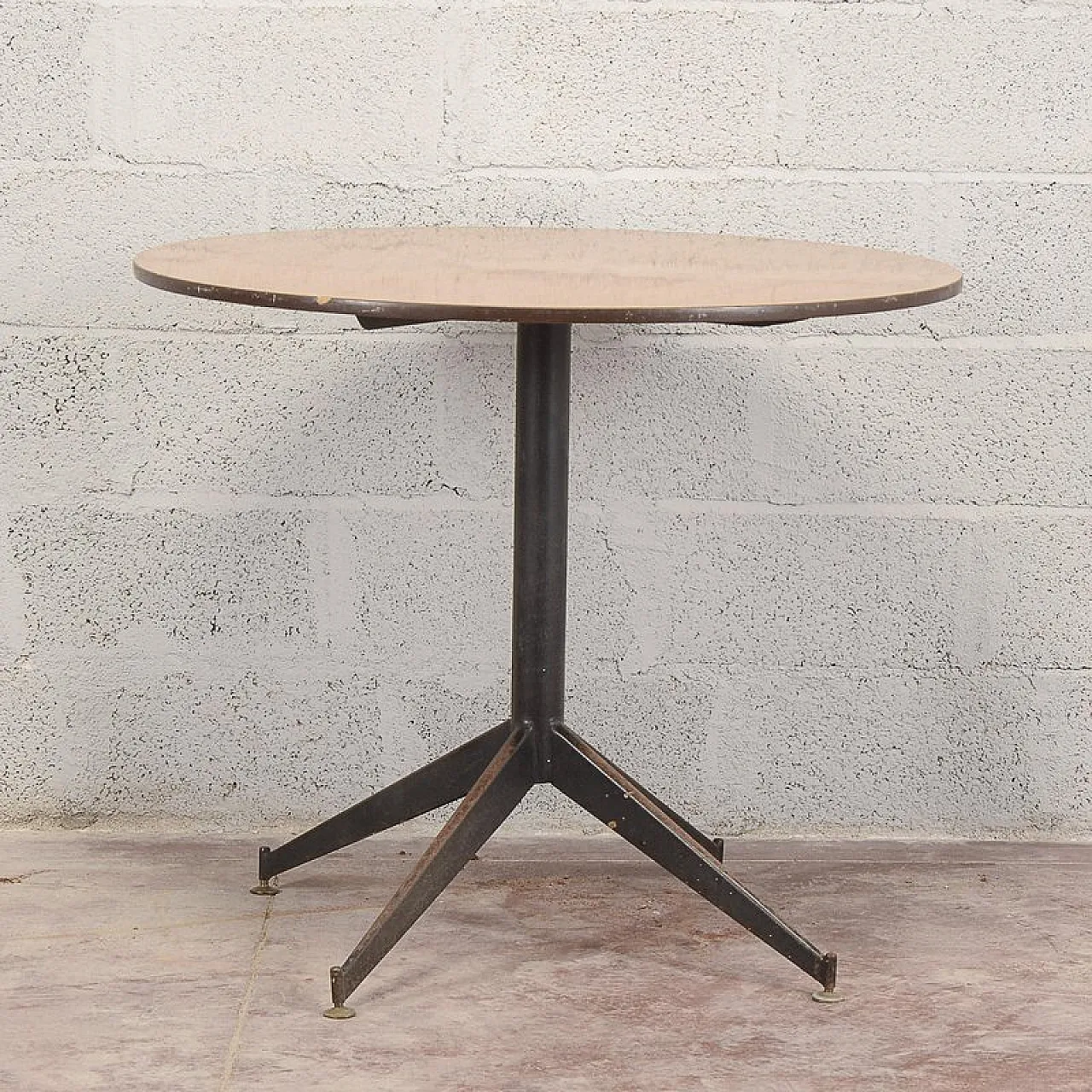 Round bar table, 1970s 2
