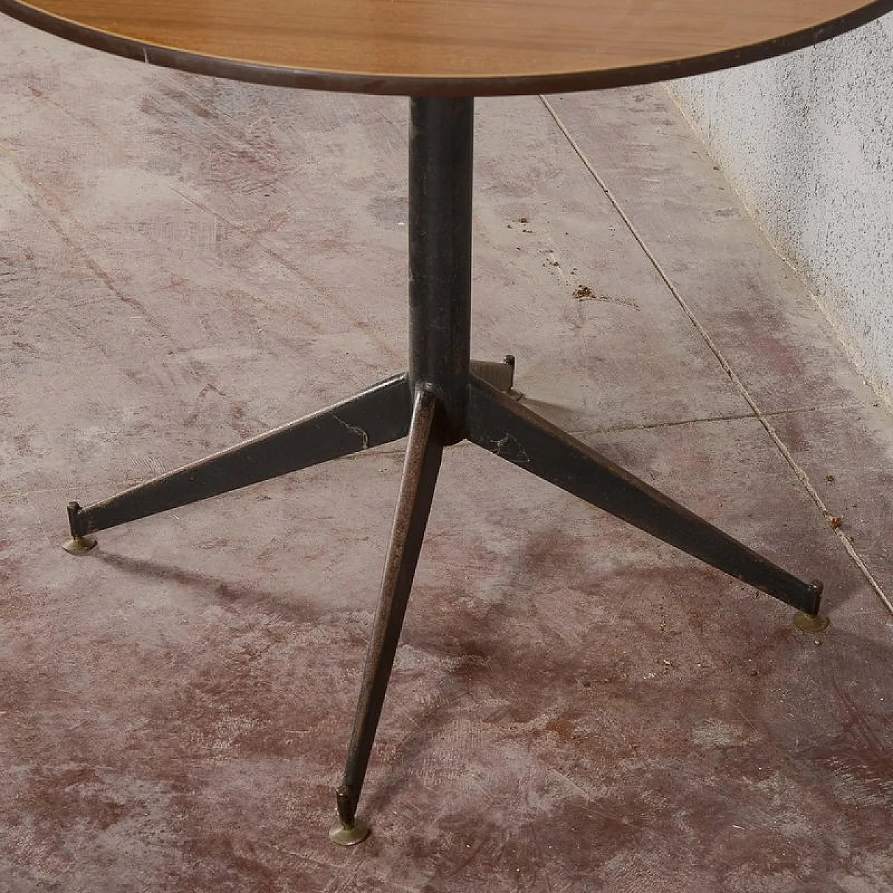 Round bar table, 1970s 4
