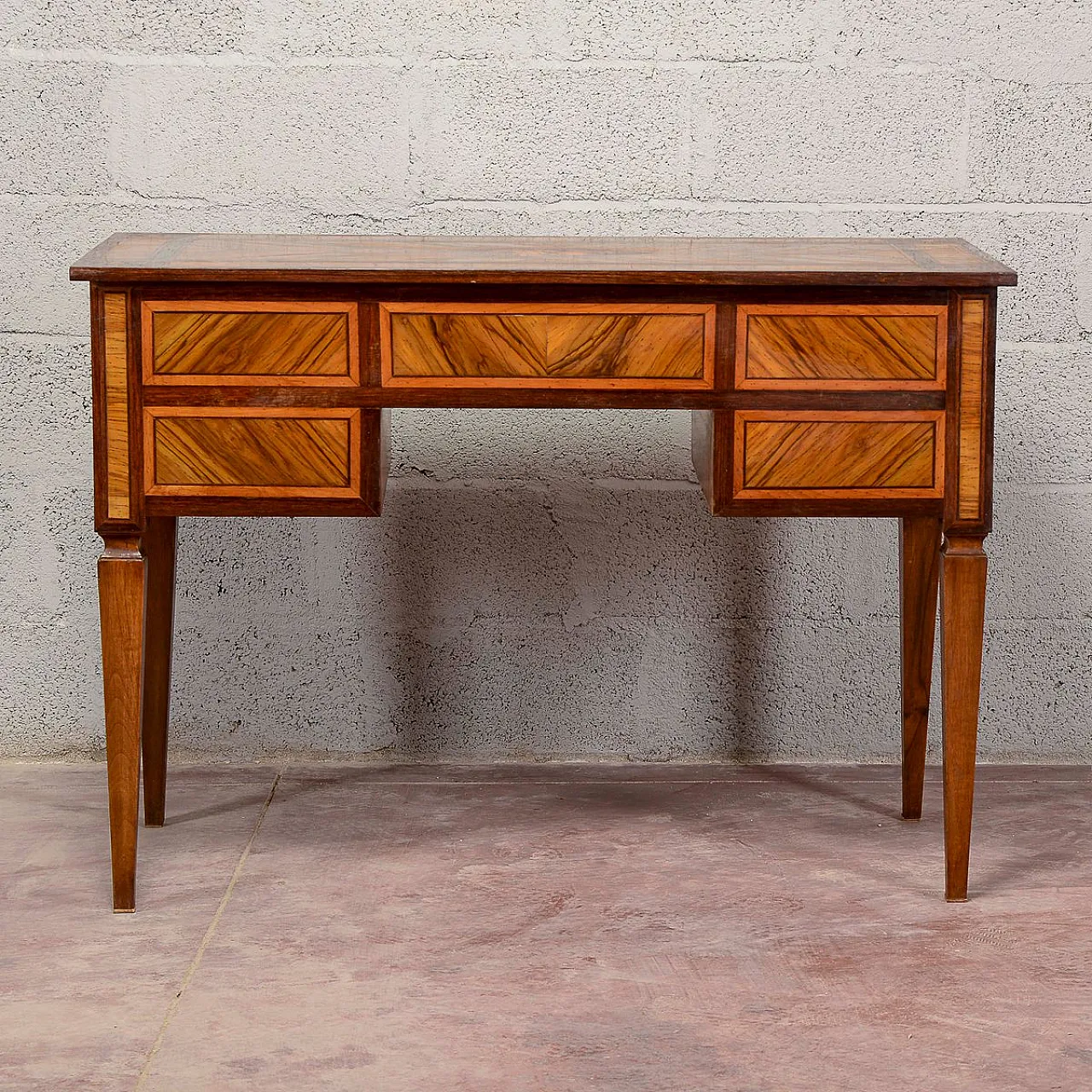 Center desk, 18th century 18
