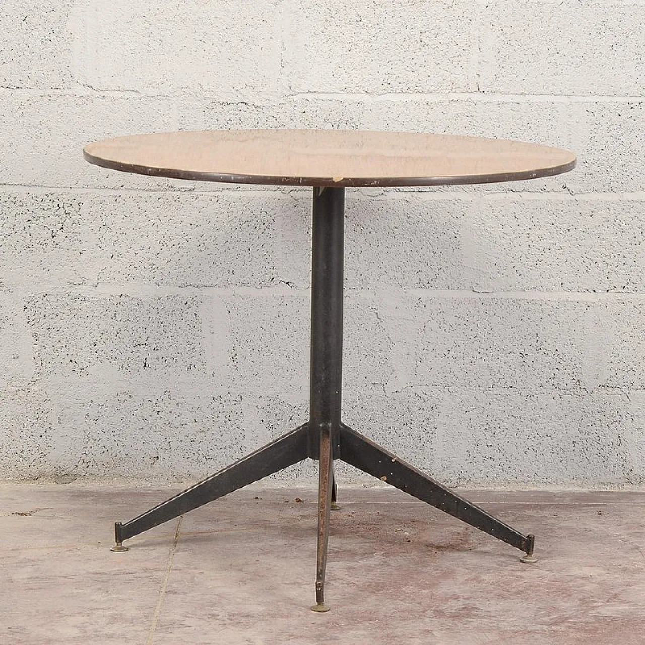 Round bar table, 1970s 7