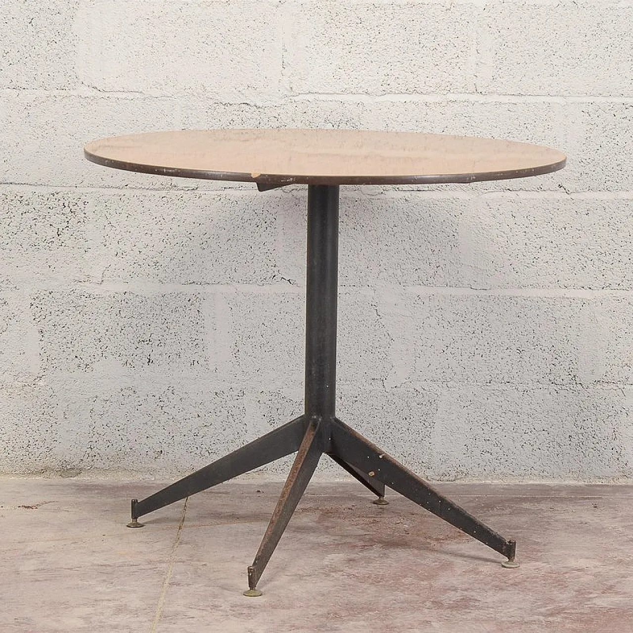Round bar table, 1970s 8