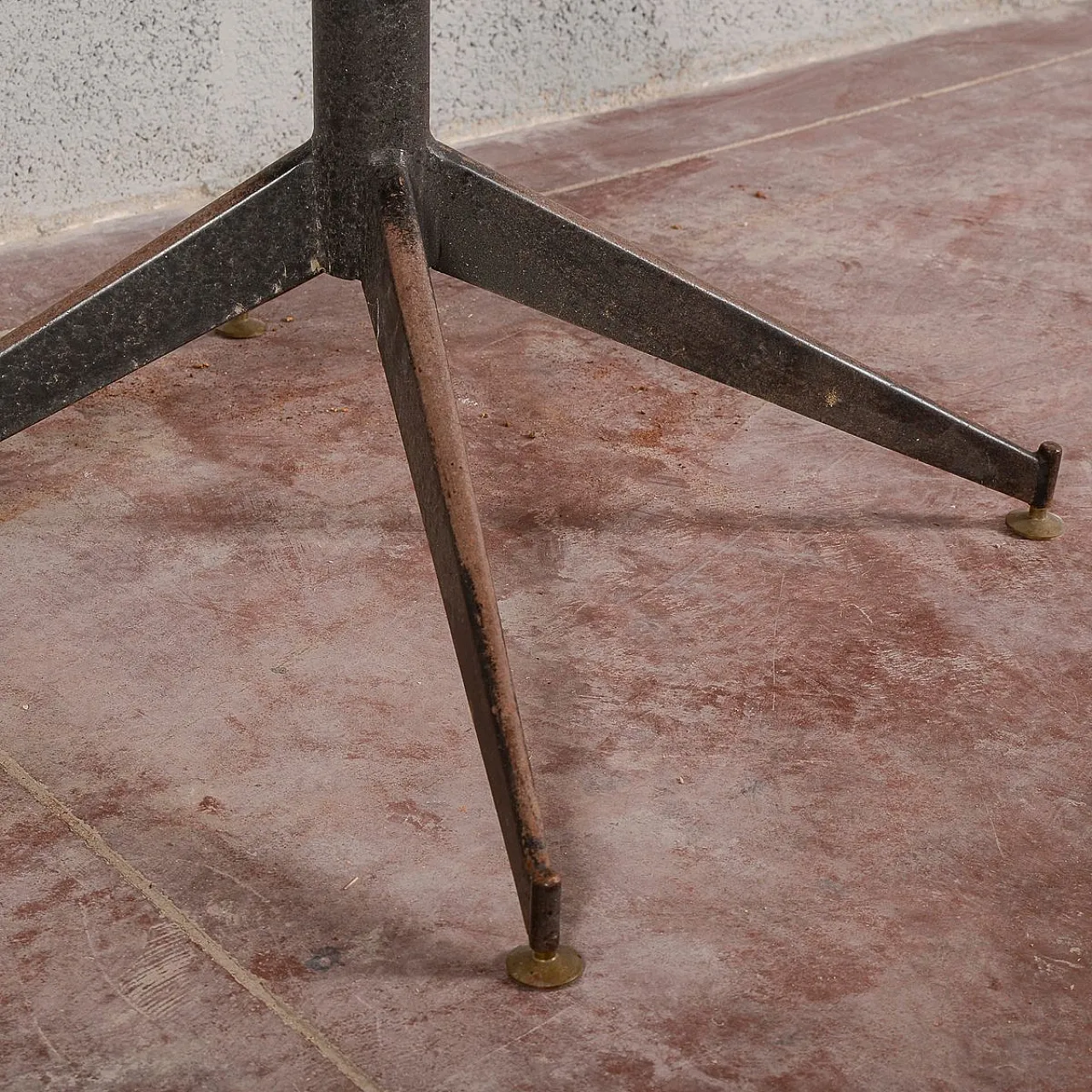 Round bar table, 1970s 9
