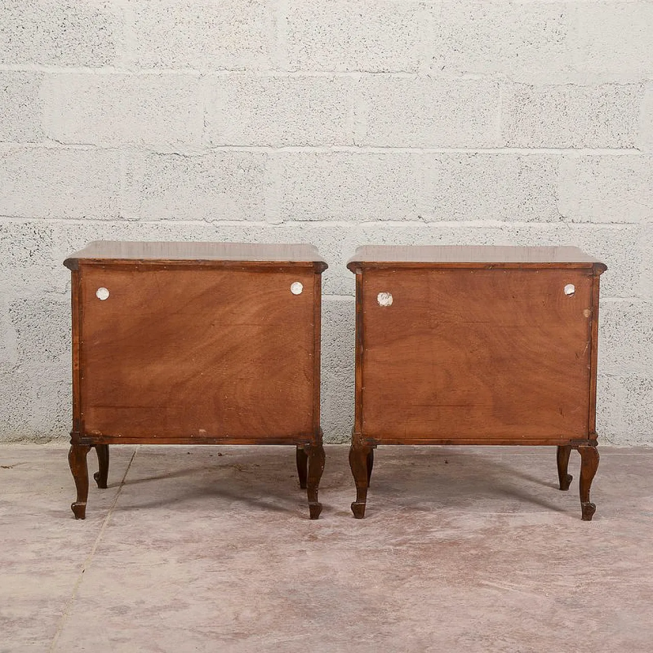 Pair of Mid-Century walnut-veneered nightstands, mid-20th century 8