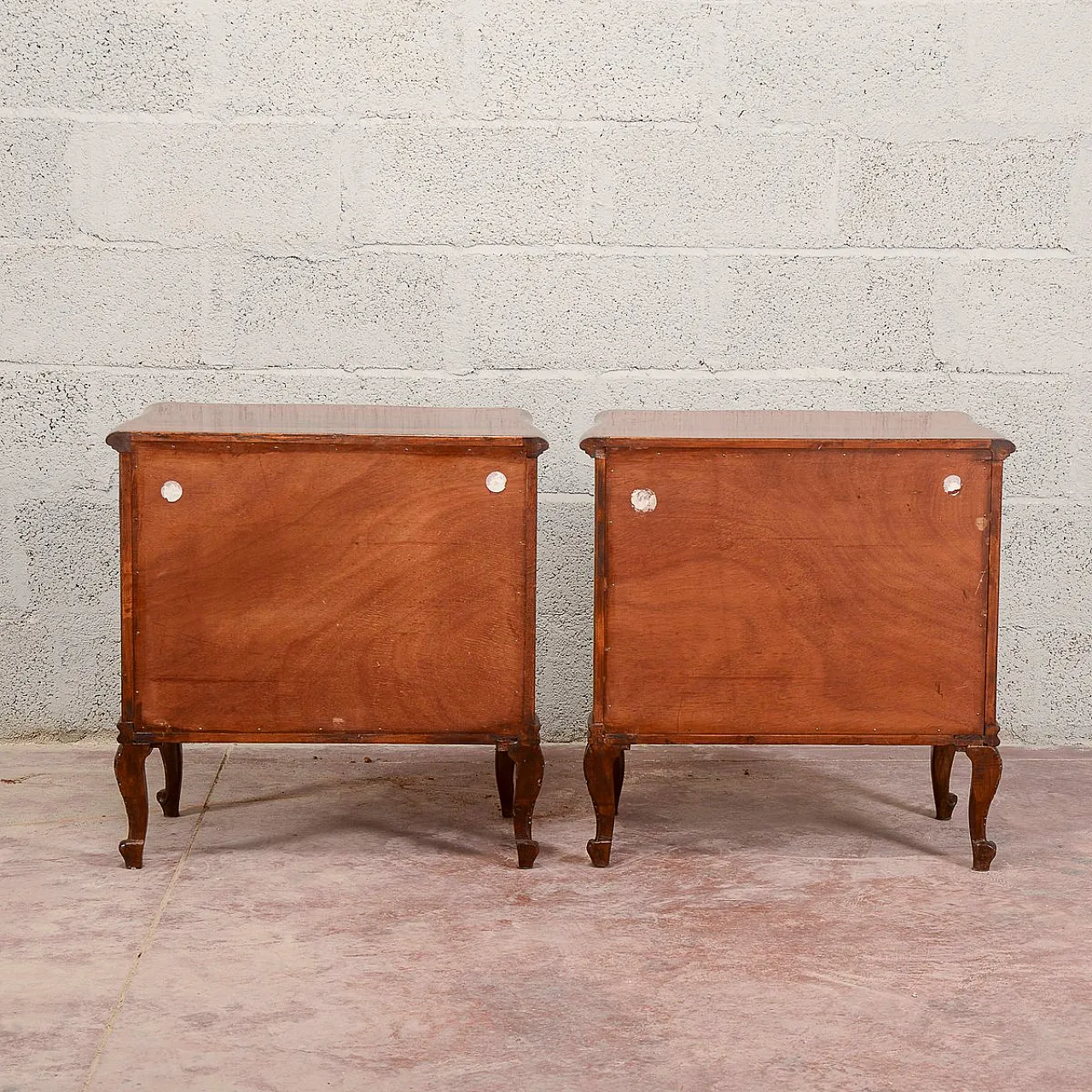 Pair of Mid-Century walnut-veneered nightstands, mid-20th century 12