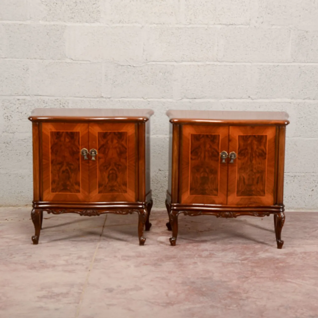 Pair of Mid-Century walnut-veneered nightstands, mid-20th century 14