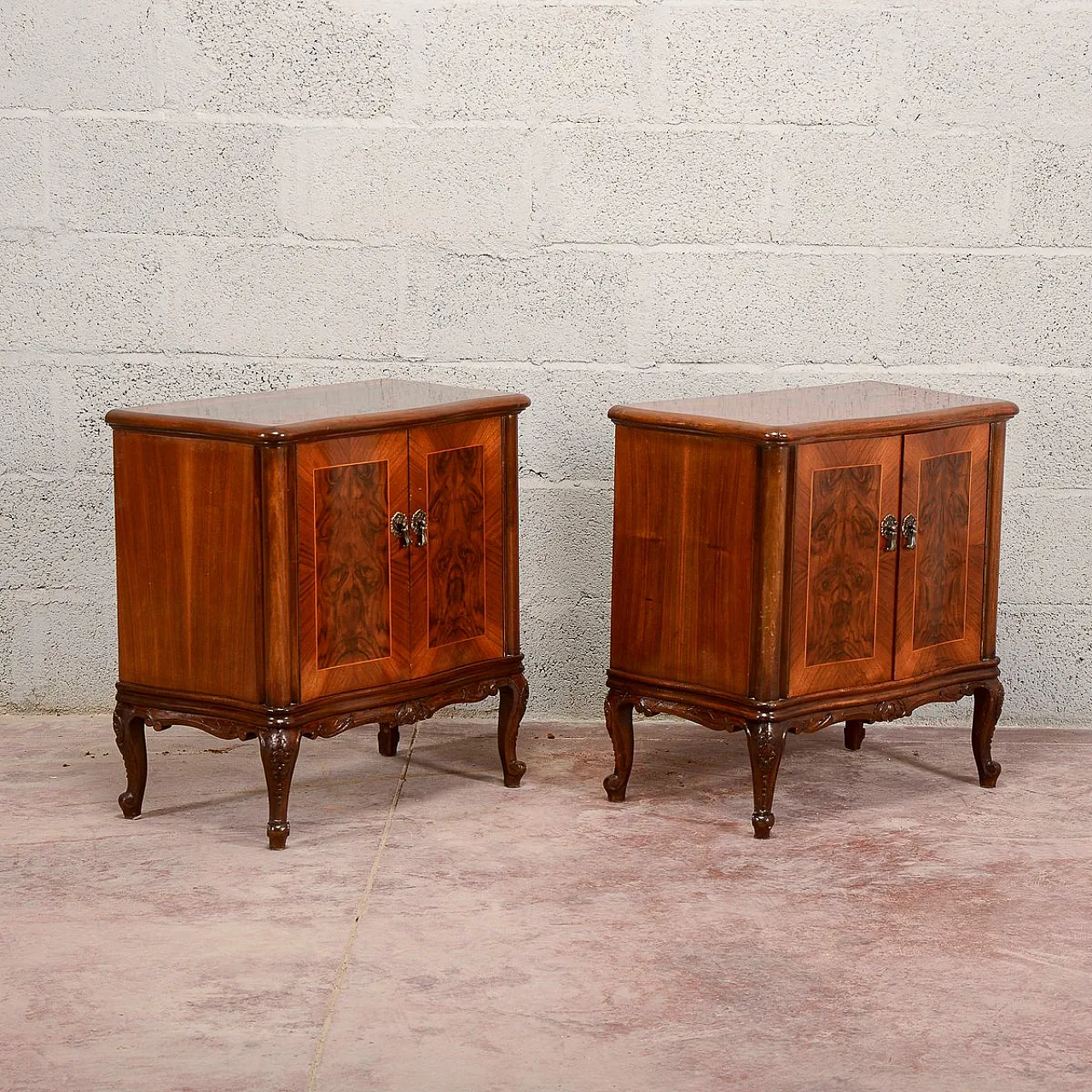 Pair of Mid-Century walnut-veneered nightstands, mid-20th century 18